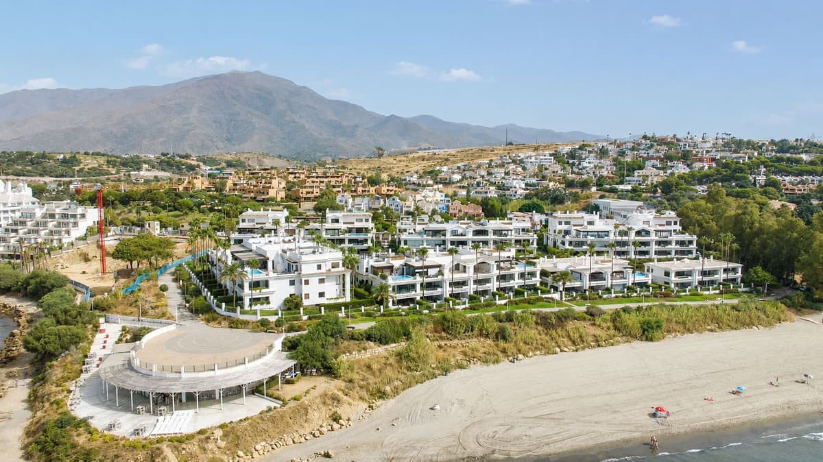 Duplex in Estepona — photo 1 of 10