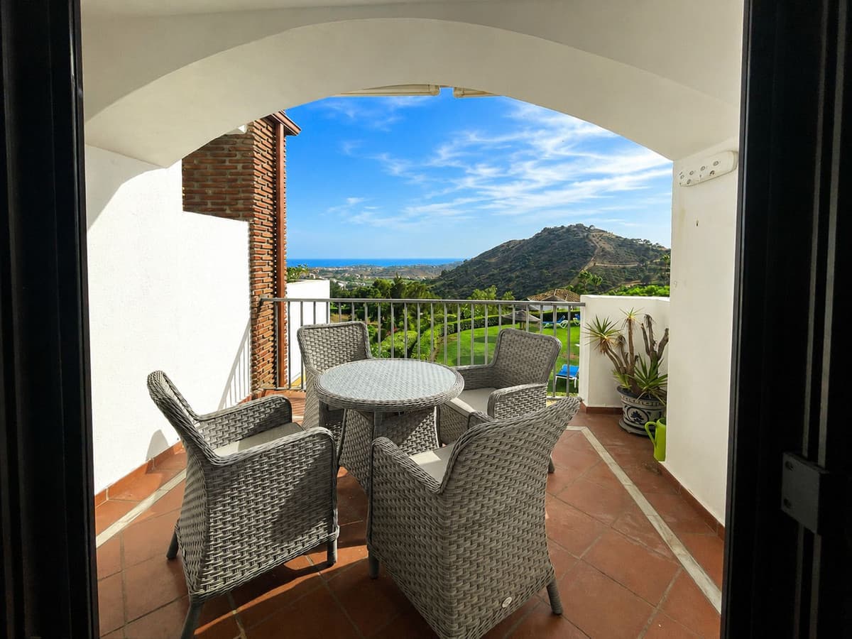 Middle Floor Apartment in Los Arqueros — photo 4 of 10