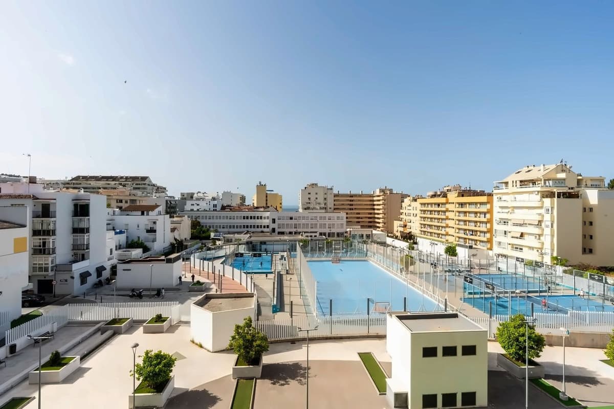 Middle Floor Apartment in Marbella — photo 2 of 10