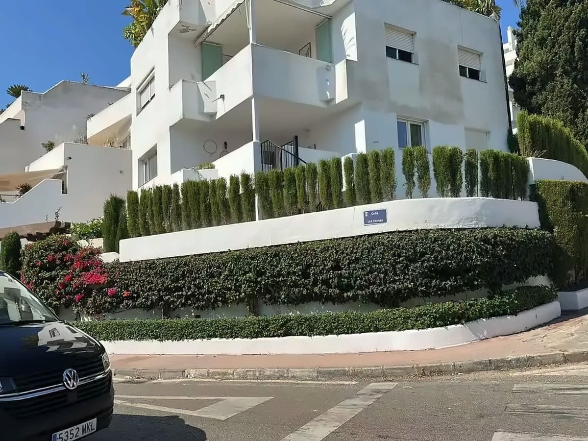 Middle Floor Apartment in Nueva Andalucía — photo 7 of 10