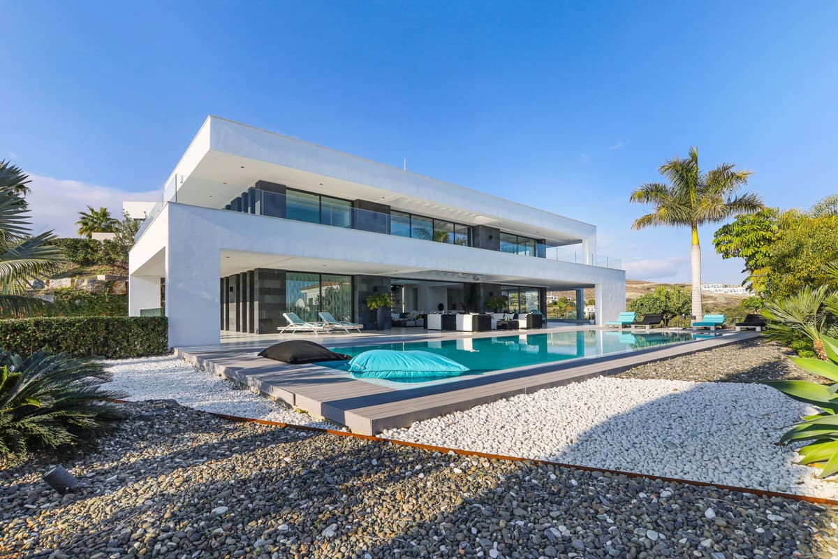 Detached Villa in Los Flamingos — photo 1 of 10