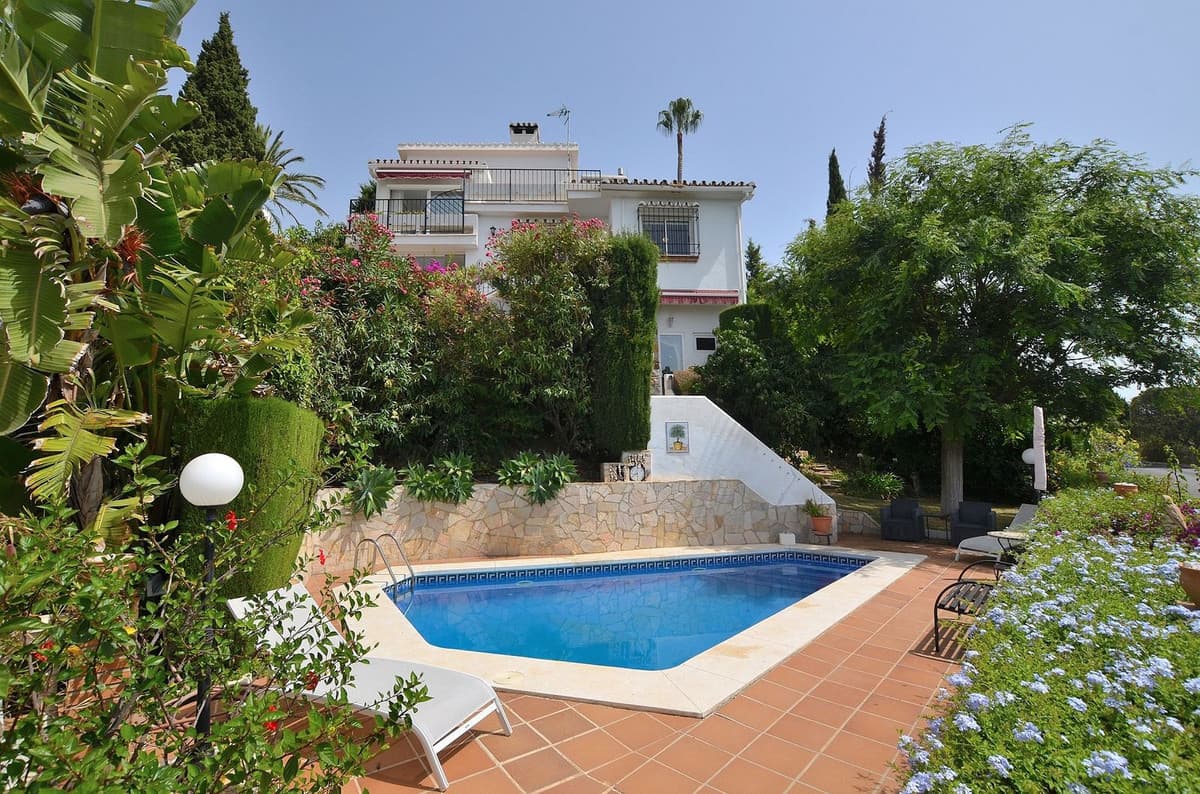 Detached Villa in Benalmadena Costa — photo 1 of 10