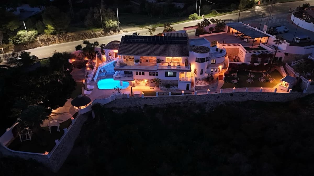 Detached Villa in Mijas — photo 1 of 10