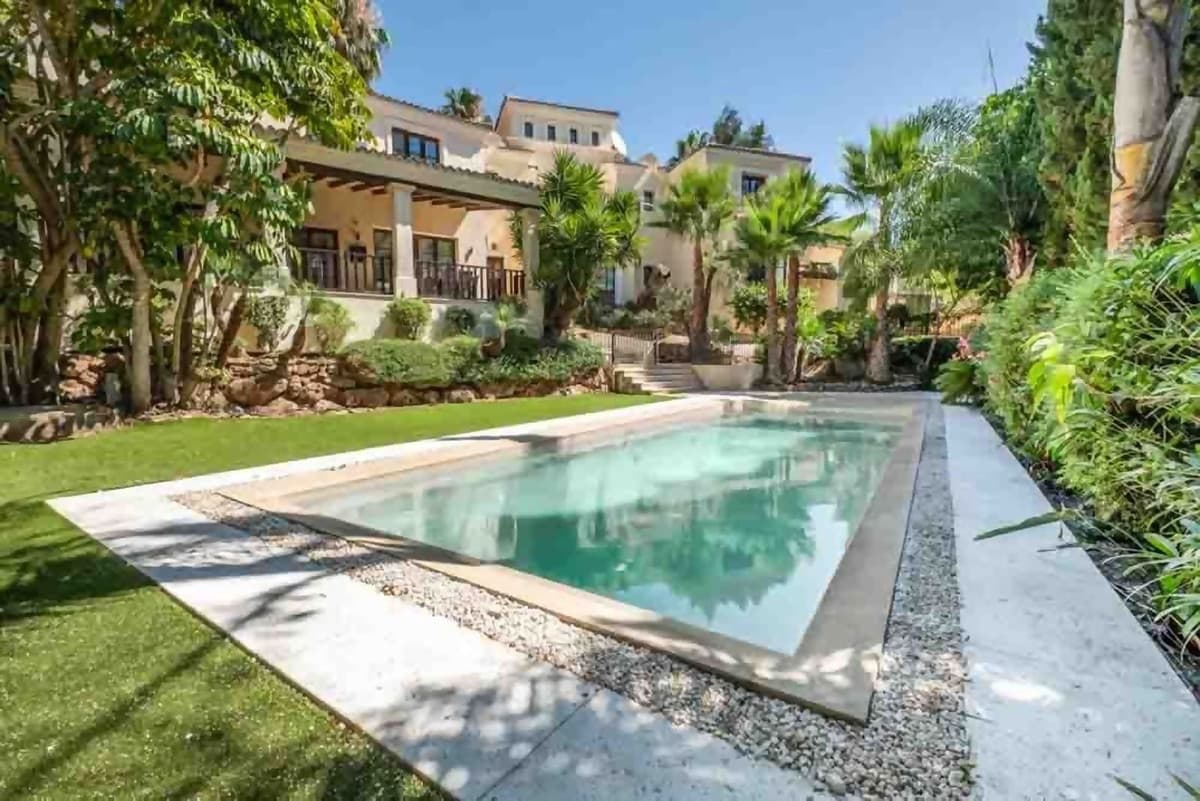 Detached Villa in Sotogrande Alto — photo 2 of 10