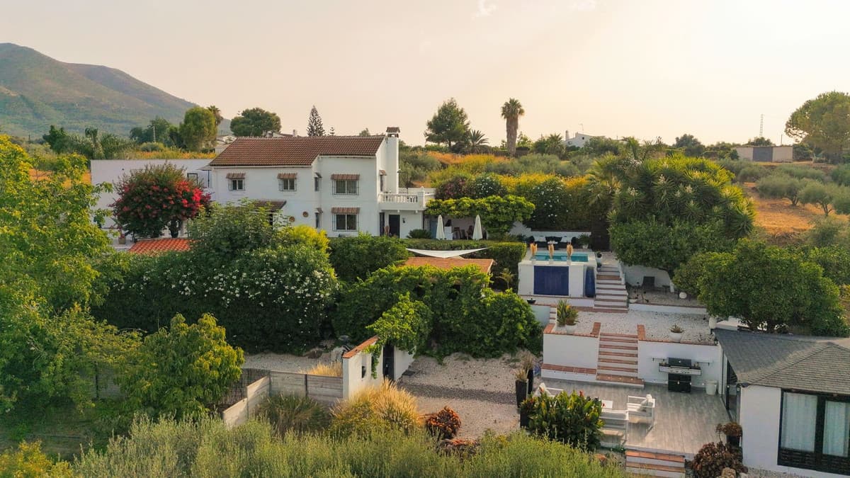 Cortijo in Alhaurín el Grande — photo 1 of 10