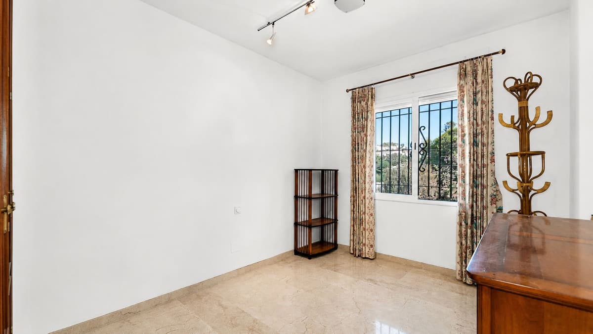 Penthouse Duplex in Costabella — photo 9 of 10