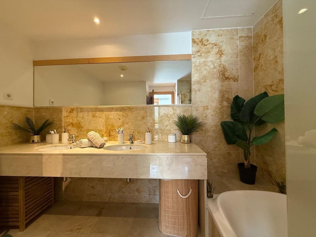Middle Floor Apartment in Altos de los Monteros — photo 8 of 10