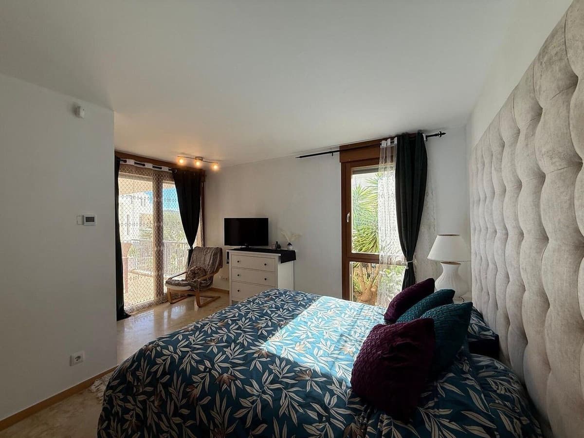 Middle Floor Apartment in Altos de los Monteros — photo 10 of 10