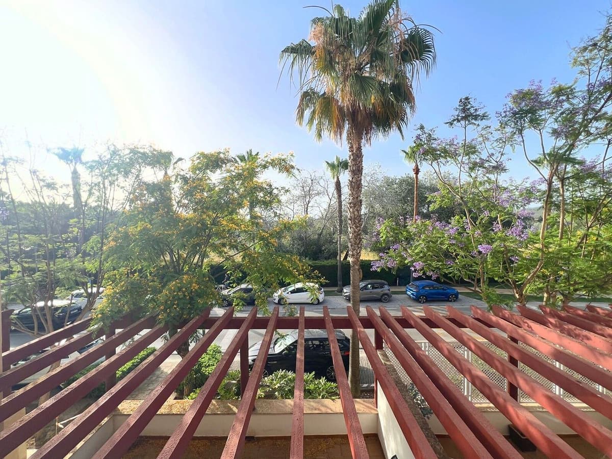 Middle Floor Apartment in Sotogrande Marina — photo 3 of 10