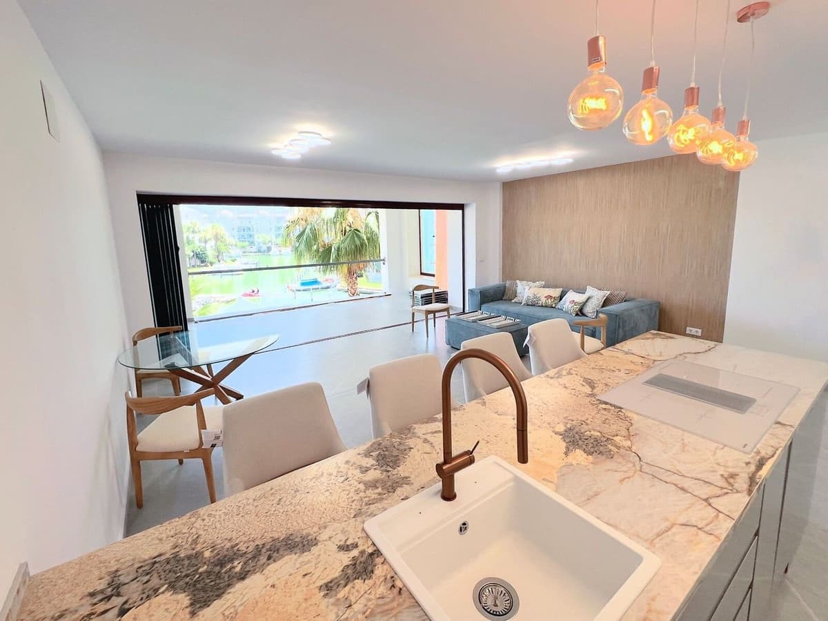 Middle Floor Apartment in Sotogrande Marina — photo 9 of 10