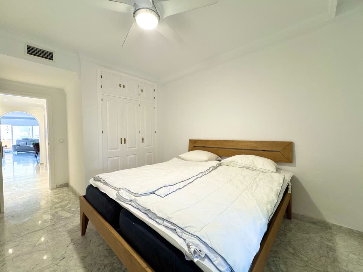 Middle Floor Apartment in Torrequebrada — photo 8 of 10