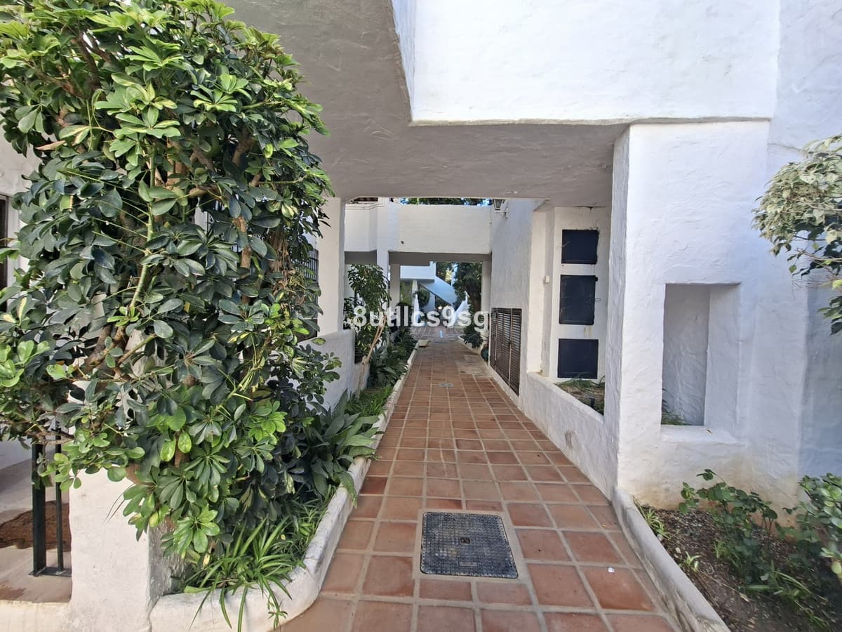 Ground Floor Apartment in Nueva Andalucía — photo 6 of 10