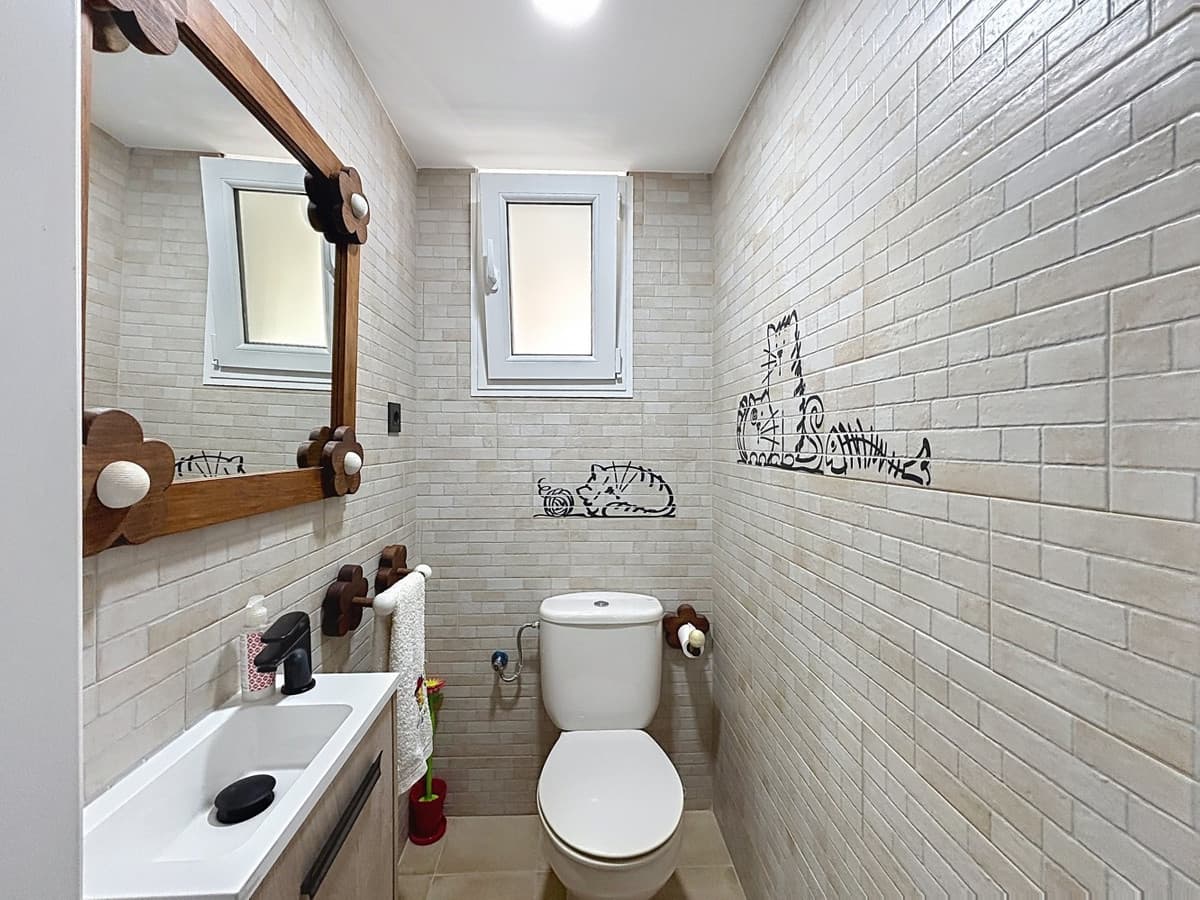 Middle Floor Apartment in Málaga — photo 7 of 10