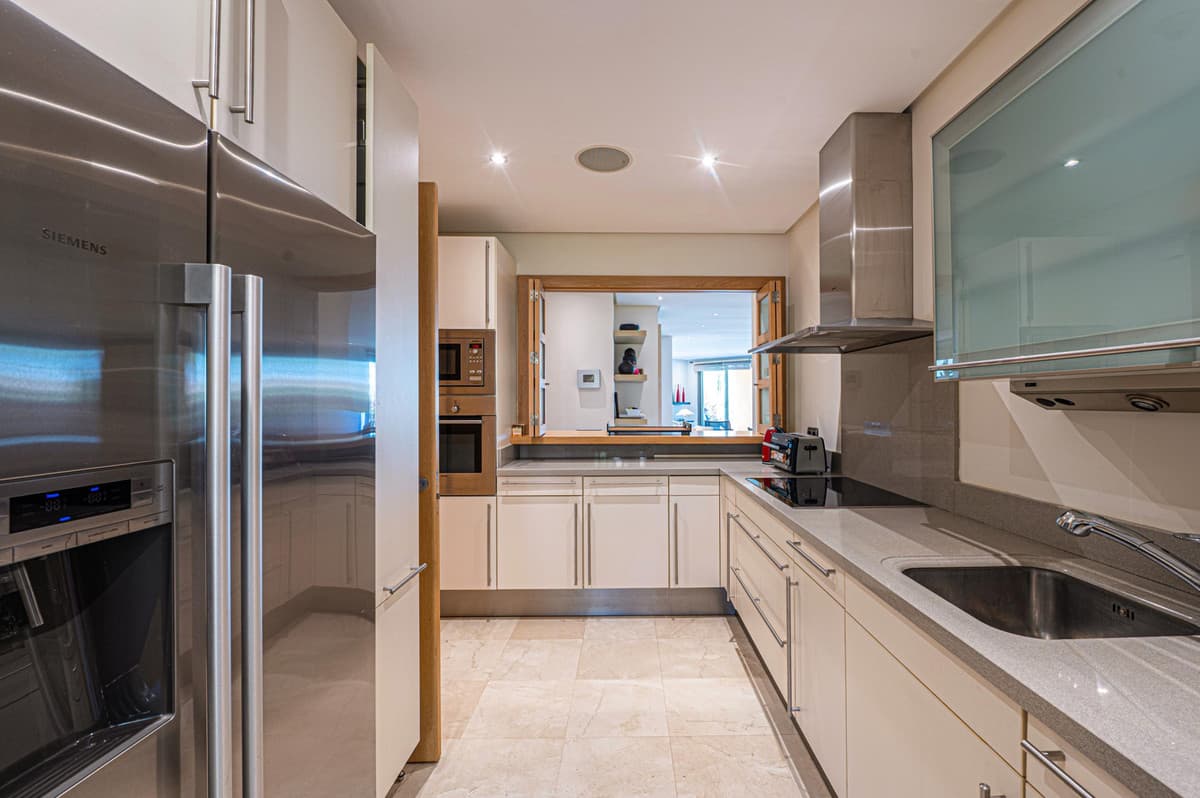 Middle Floor Apartment in Sierra Blanca — photo 8 of 10