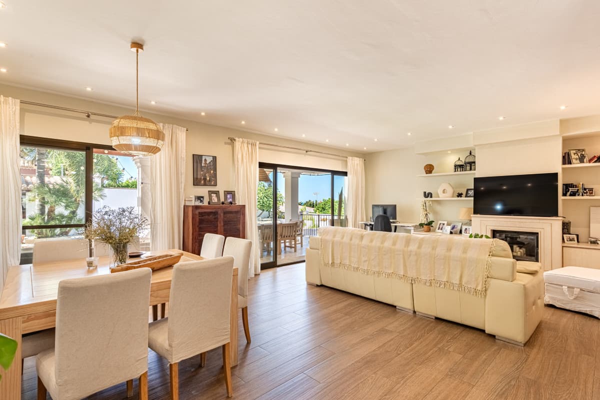 Detached Villa in Marbella — photo 7 of 10