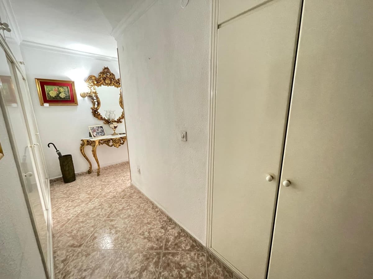 Middle Floor Apartment in Málaga — photo 9 of 10