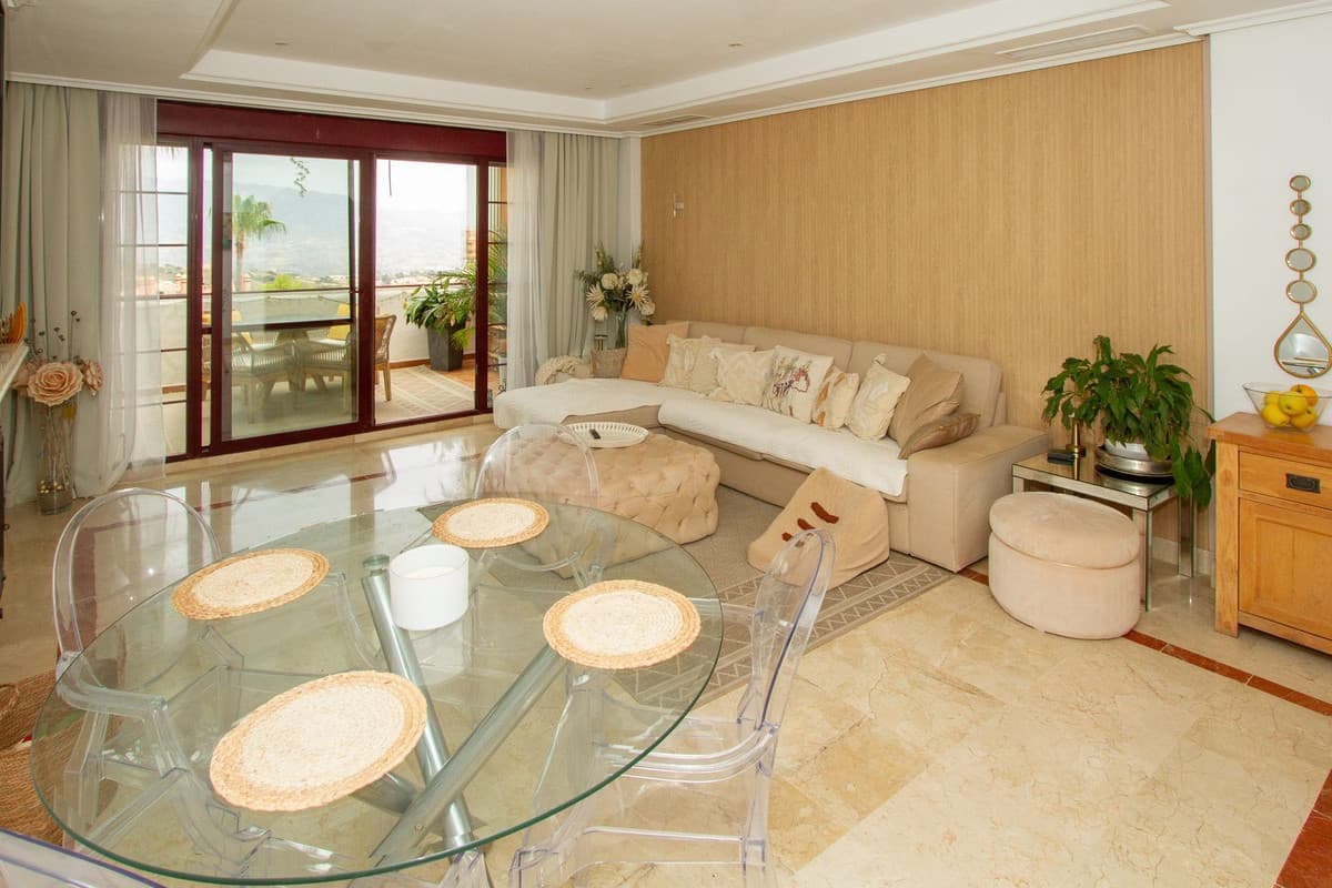 Penthouse Duplex in La Mairena — photo 2 of 10