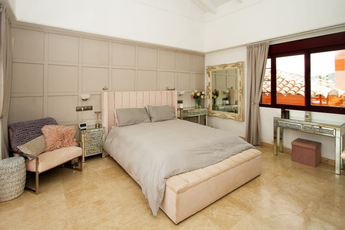 Penthouse Duplex in La Mairena — photo 8 of 10