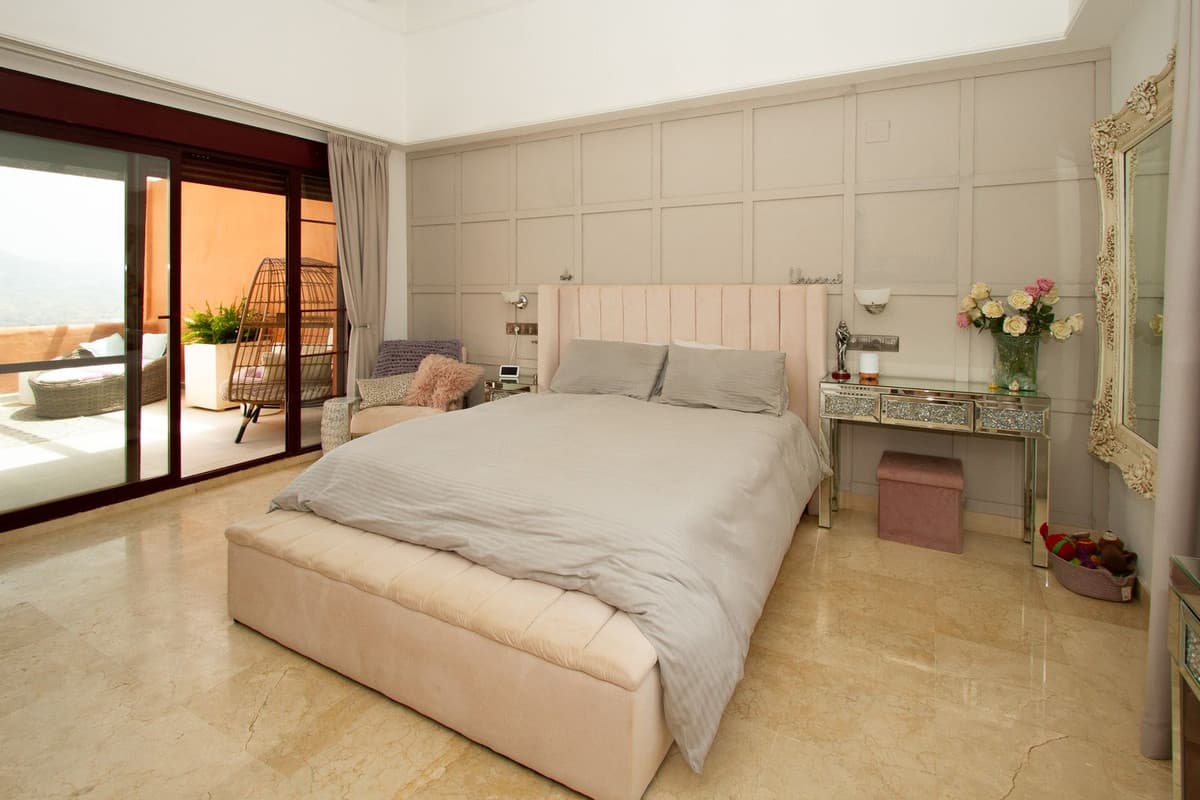Penthouse Duplex in La Mairena — photo 9 of 10