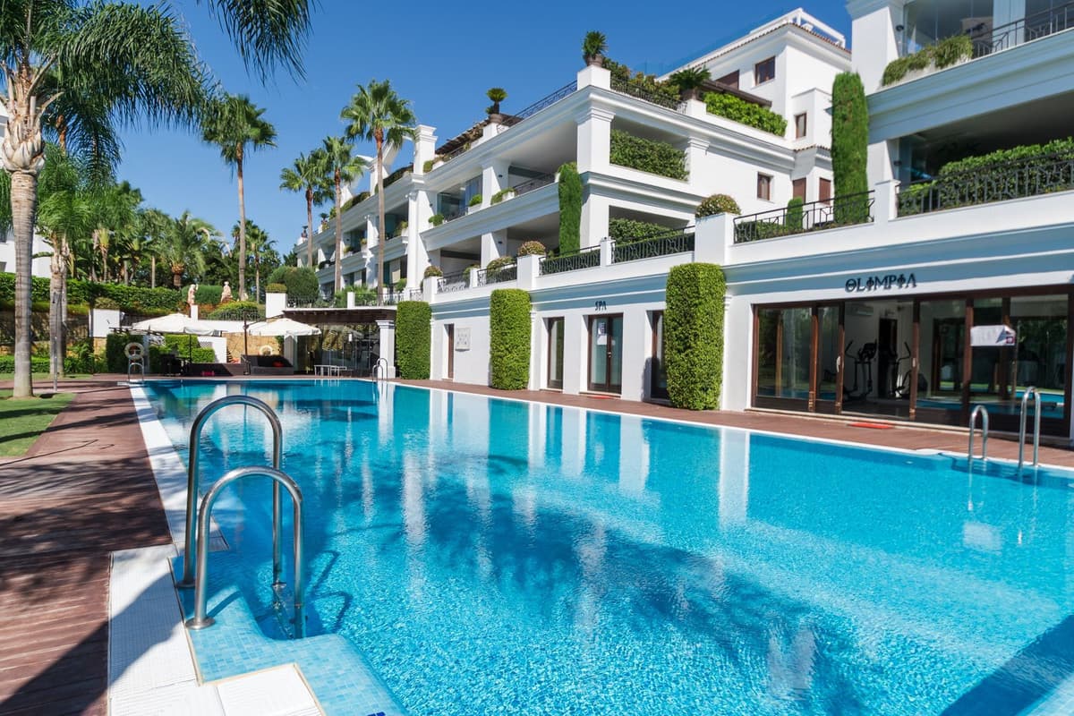 Ground Floor Apartment in Estepona — photo 1 of 10