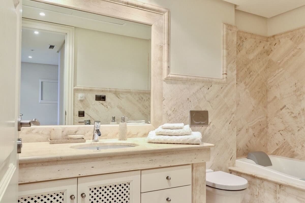 Ground Floor Apartment in Estepona — photo 10 of 10