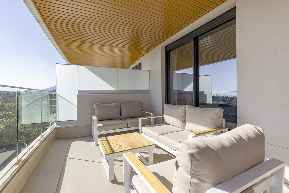 Middle Floor Apartment in Estepona — photo 4 of 10