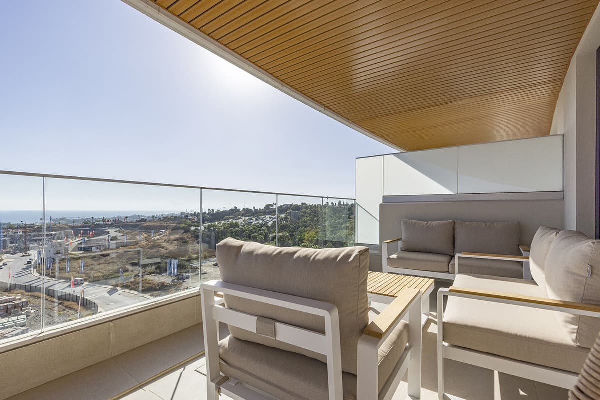 Middle Floor Apartment in Estepona — photo 5 of 10