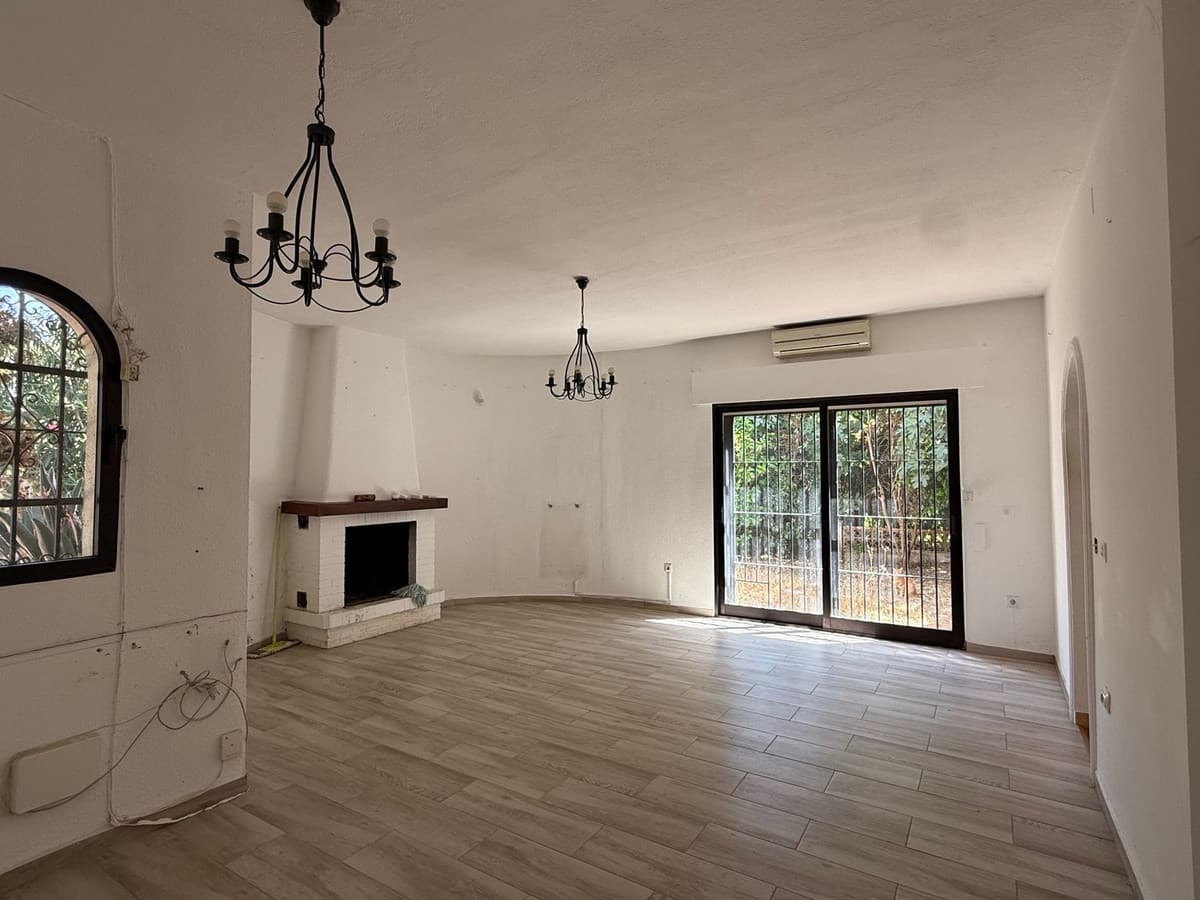 Detached Villa in Marbesa — photo 3 of 10