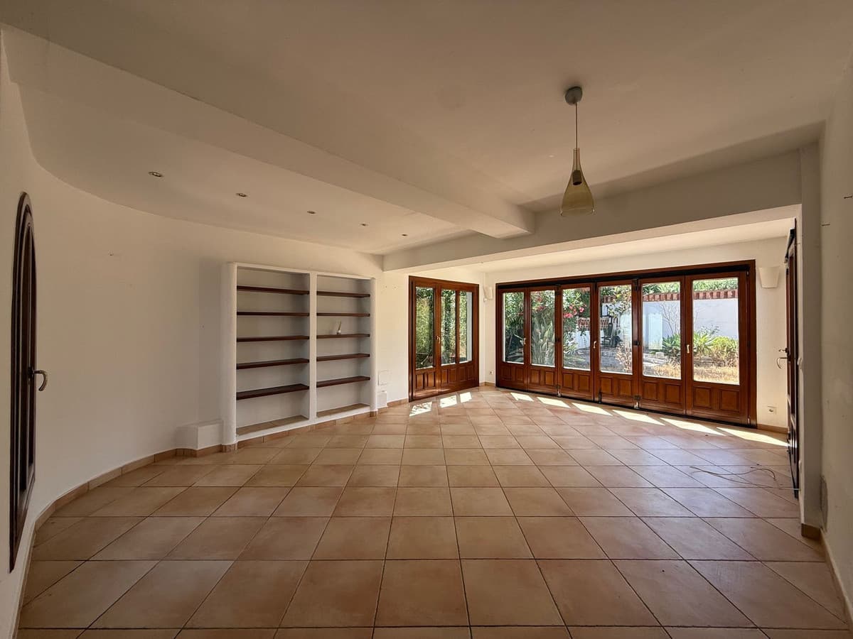 Detached Villa in Marbesa — photo 4 of 10