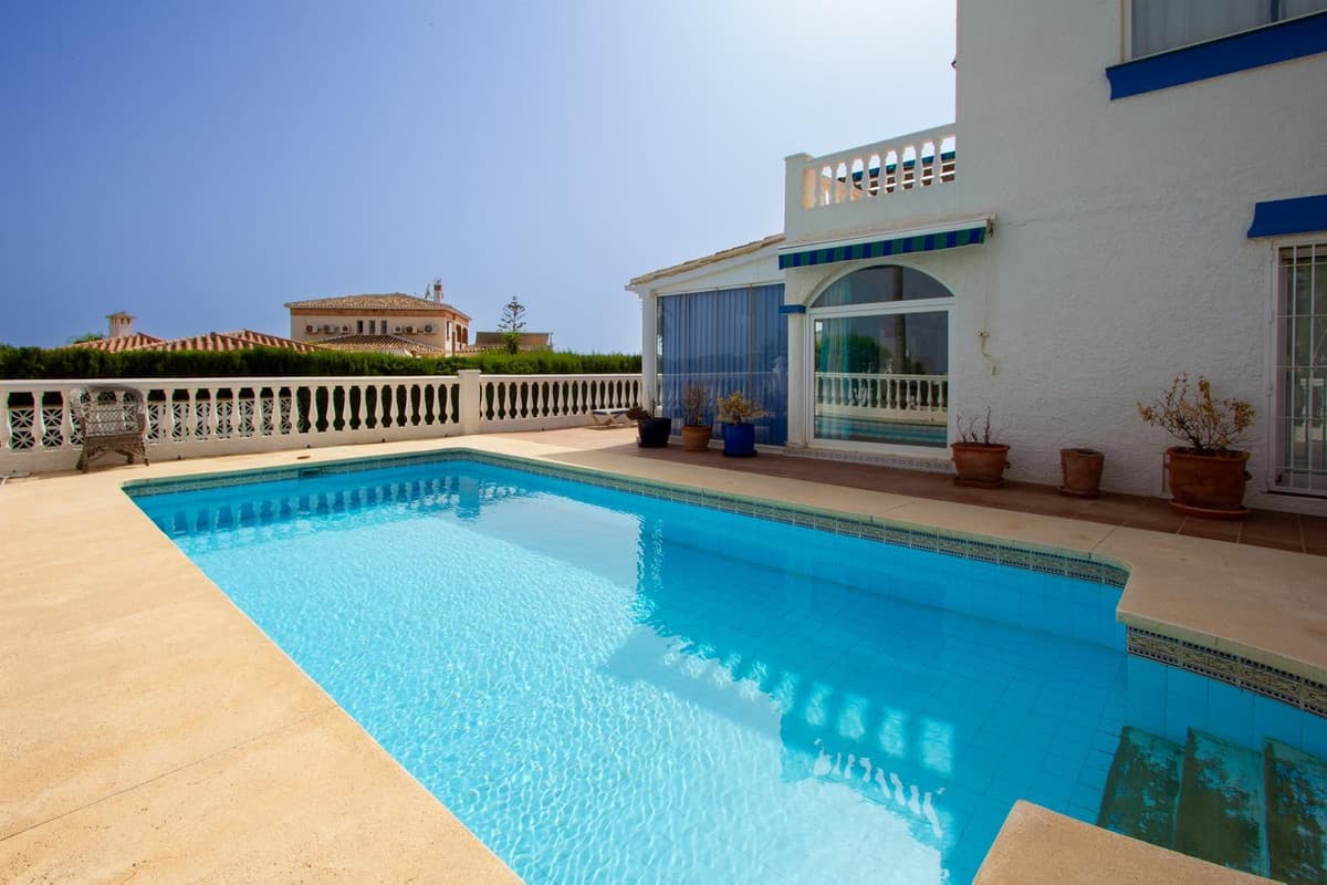 Detached Villa in Mijas Costa — photo 1 of 10