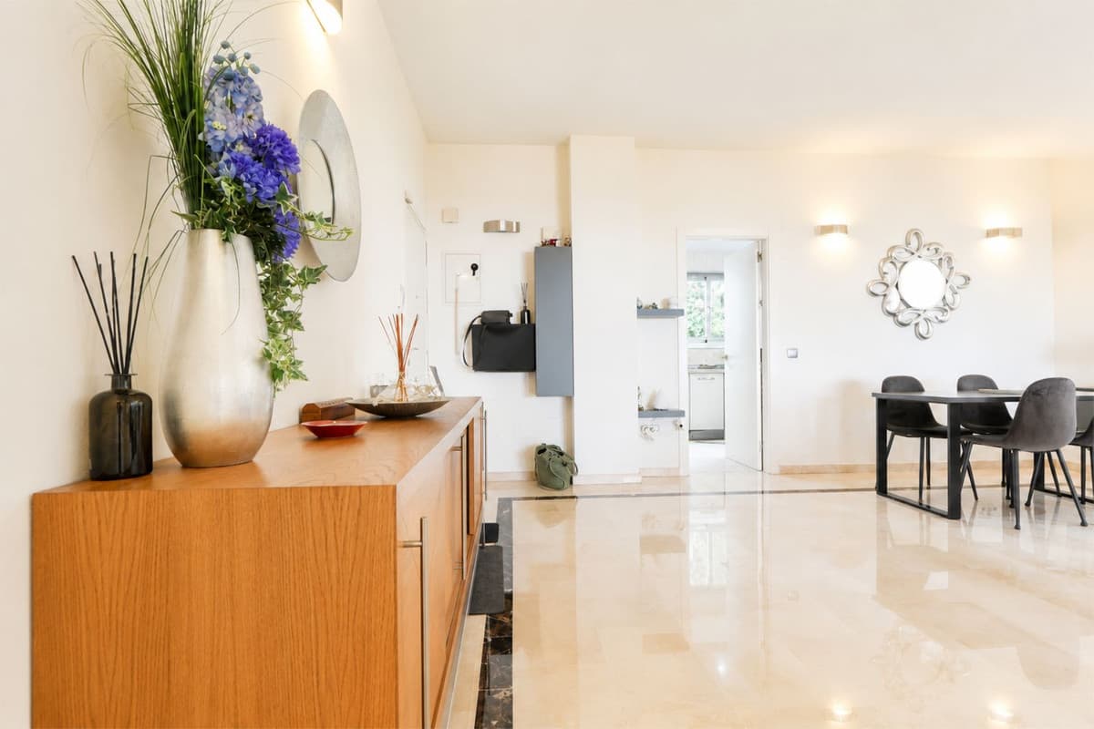Middle Floor Apartment in Cabopino — photo 3 of 10