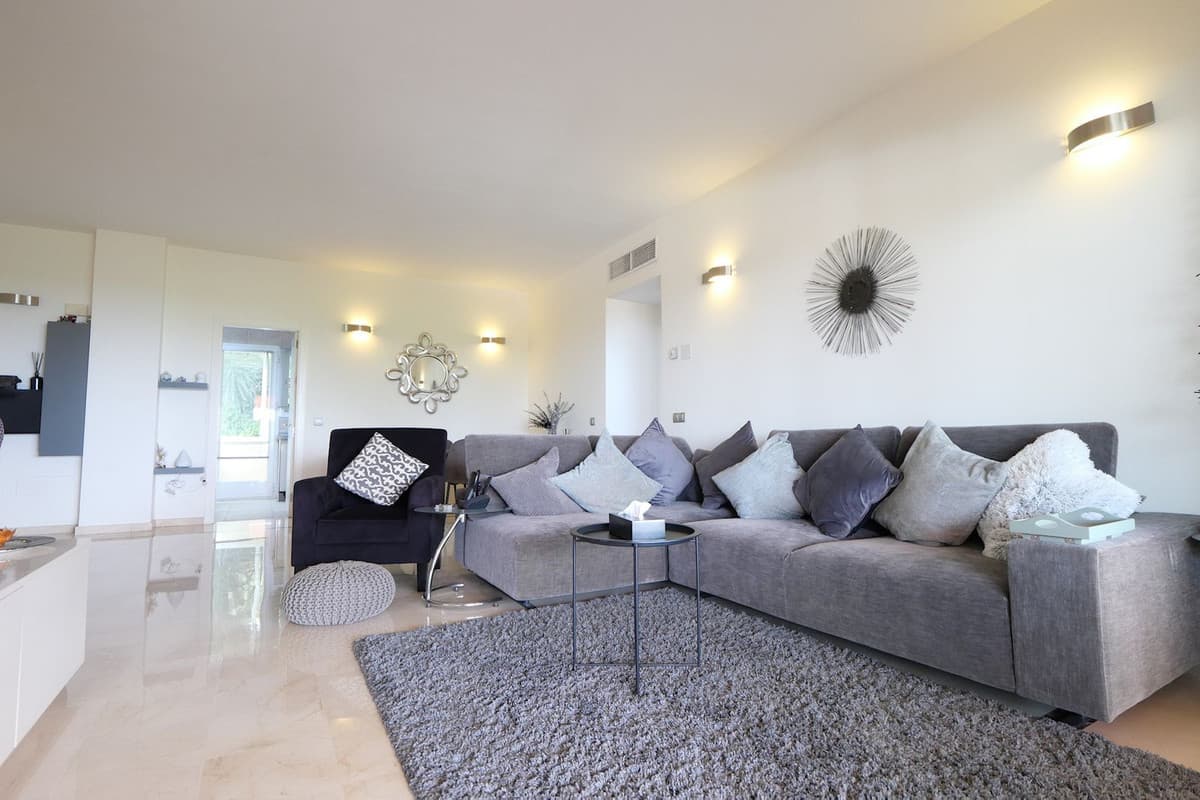 Middle Floor Apartment in Cabopino — photo 4 of 10