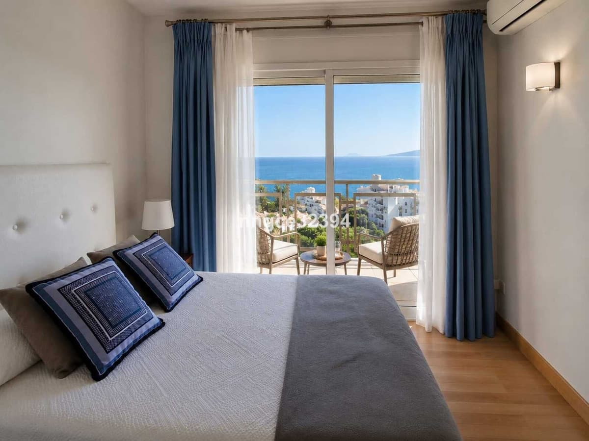 Top Floor Apartment in Estepona — photo 10 of 10