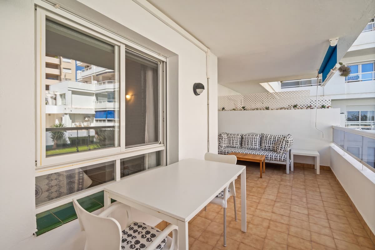 Middle Floor Apartment in Estepona — photo 5 of 10