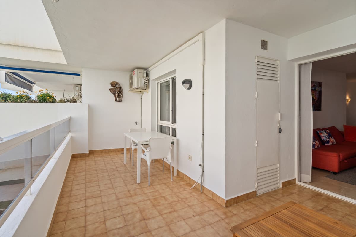 Middle Floor Apartment in Estepona — photo 6 of 10