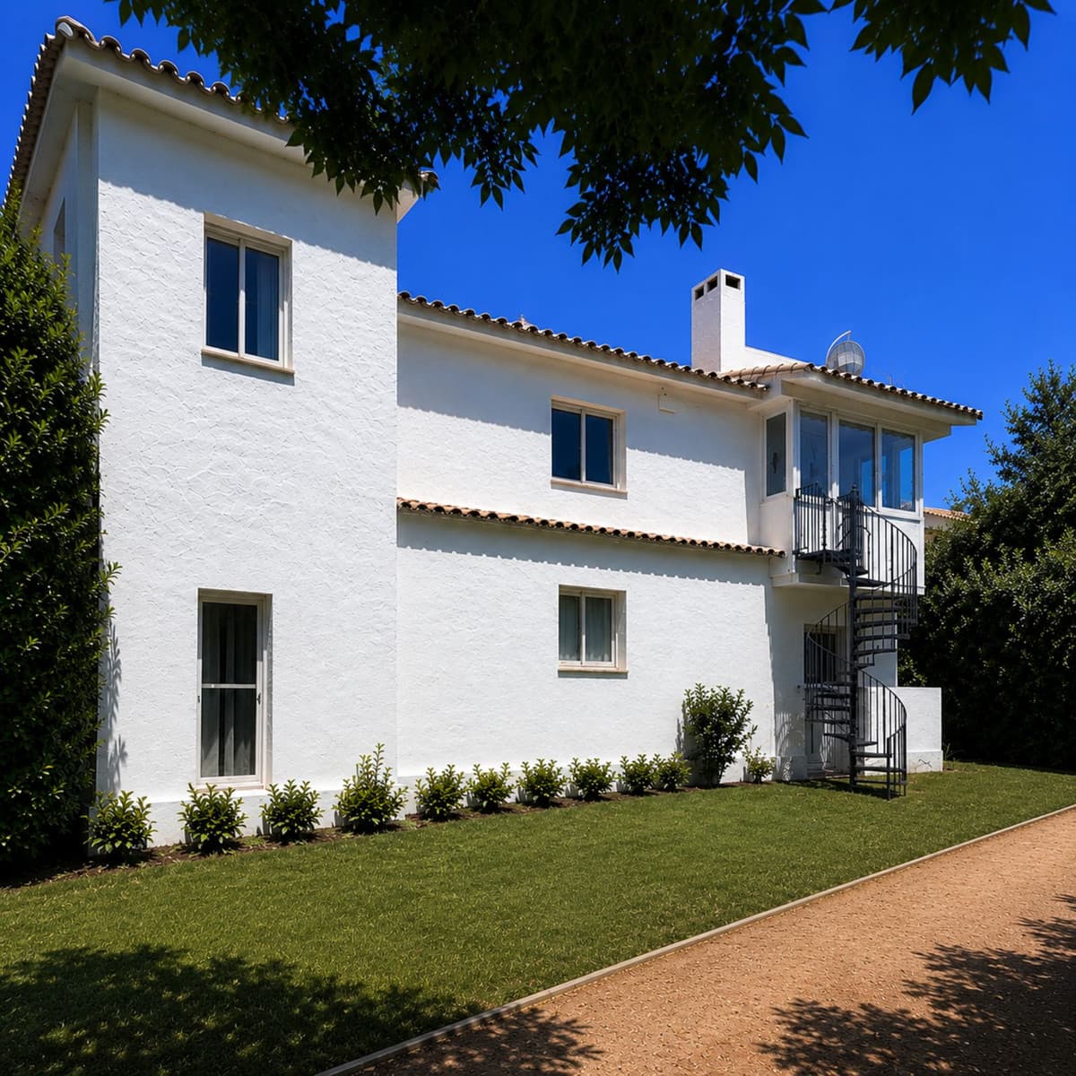 Detached Villa in El Faro — photo 1 of 10