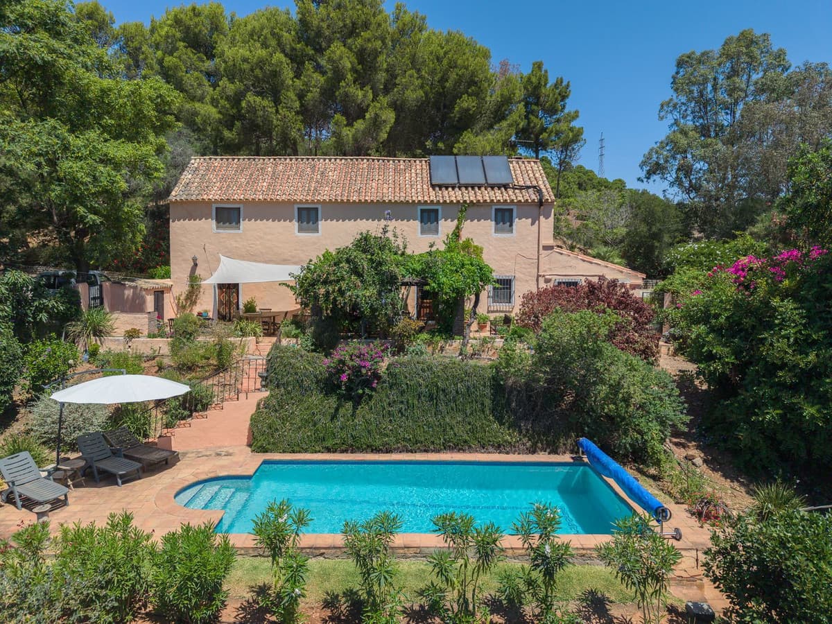 Detached Villa in Estepona — photo 2 of 10