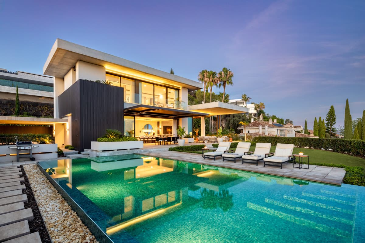 Detached Villa in La Quinta — photo 1 of 10