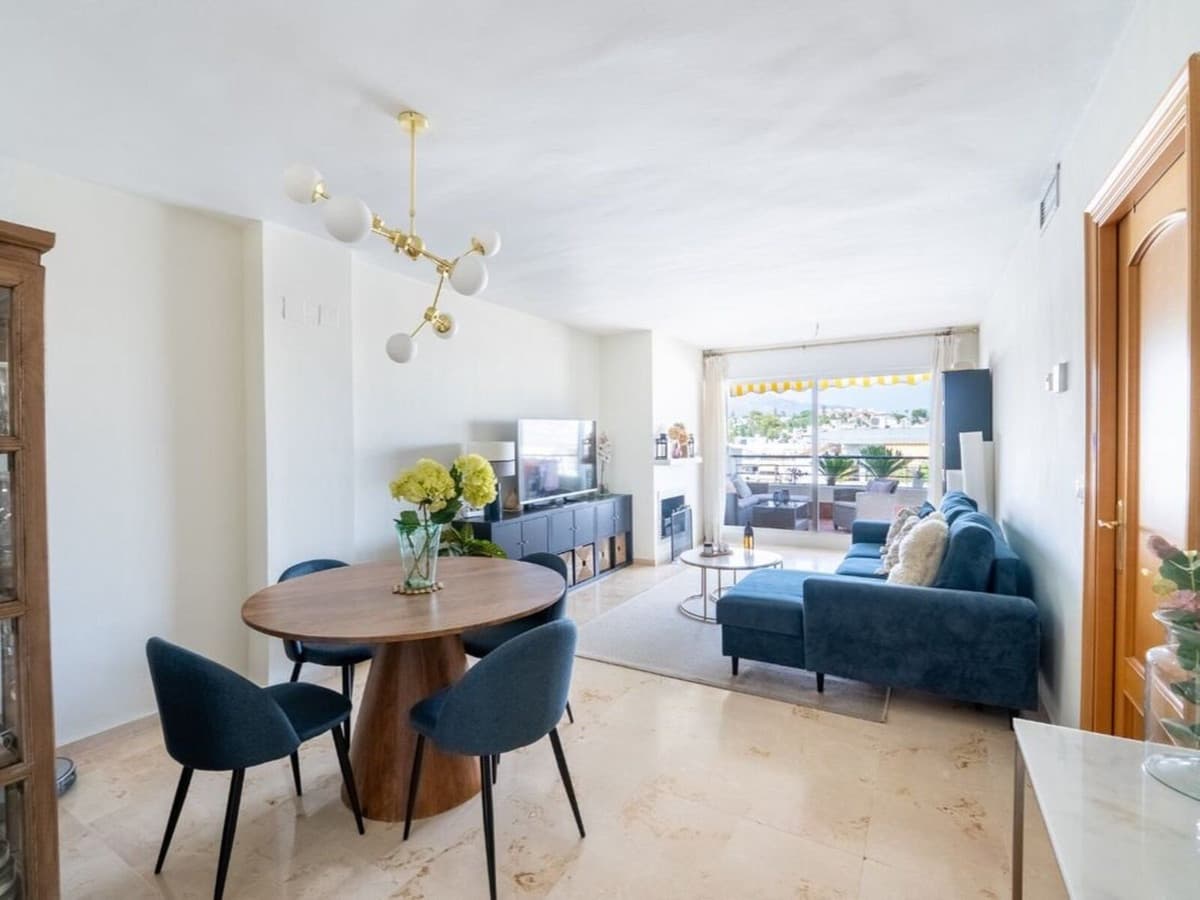 Top Floor Apartment in Guadalmina Alta — photo 1 of 10