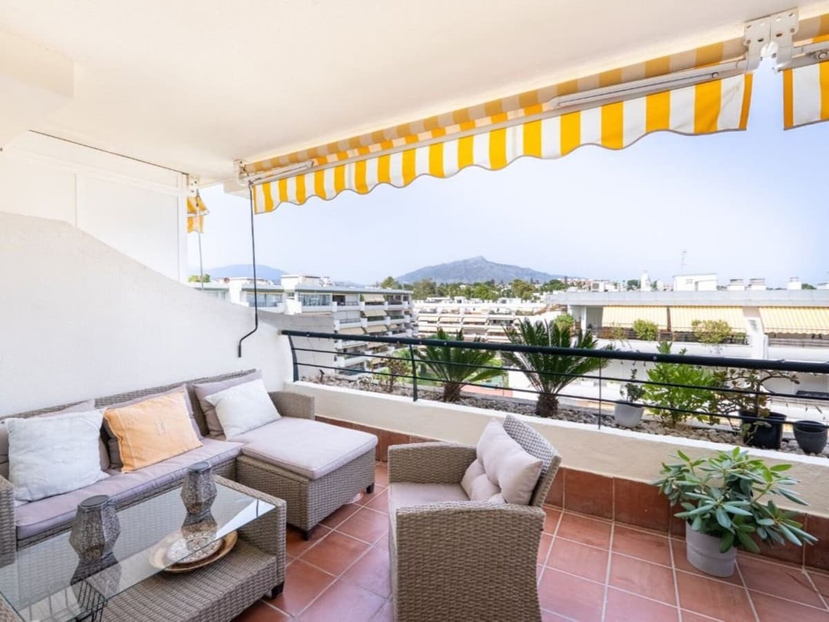 Top Floor Apartment in Guadalmina Alta — photo 3 of 10