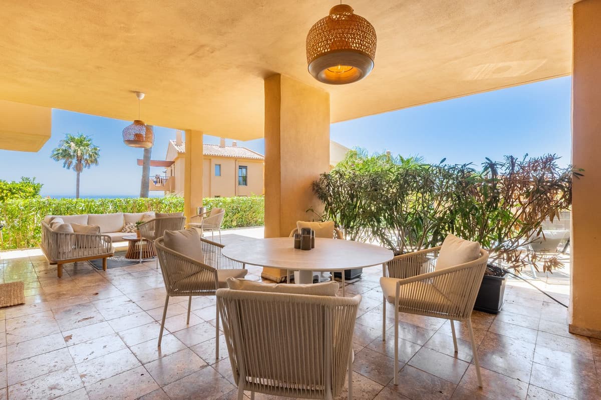 Middle Floor Apartment in Benahavís — photo 9 of 10