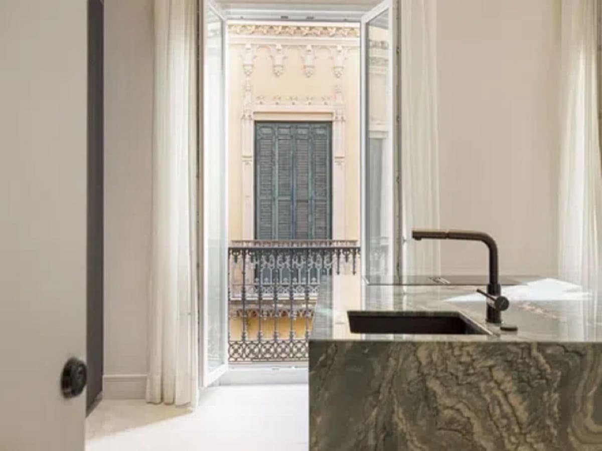 Middle Floor Apartment in Málaga Centro — photo 3 of 10