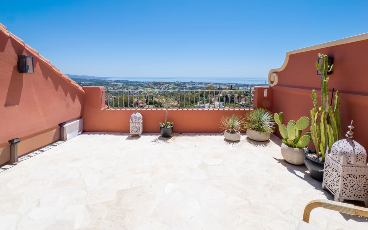 Penthouse Duplex in Monte Halcones — photo 3 of 10