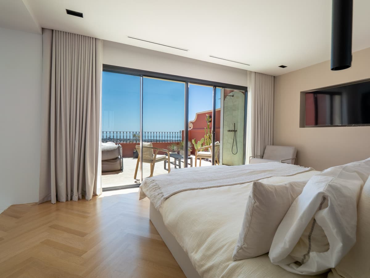 Penthouse Duplex in Monte Halcones — photo 5 of 10