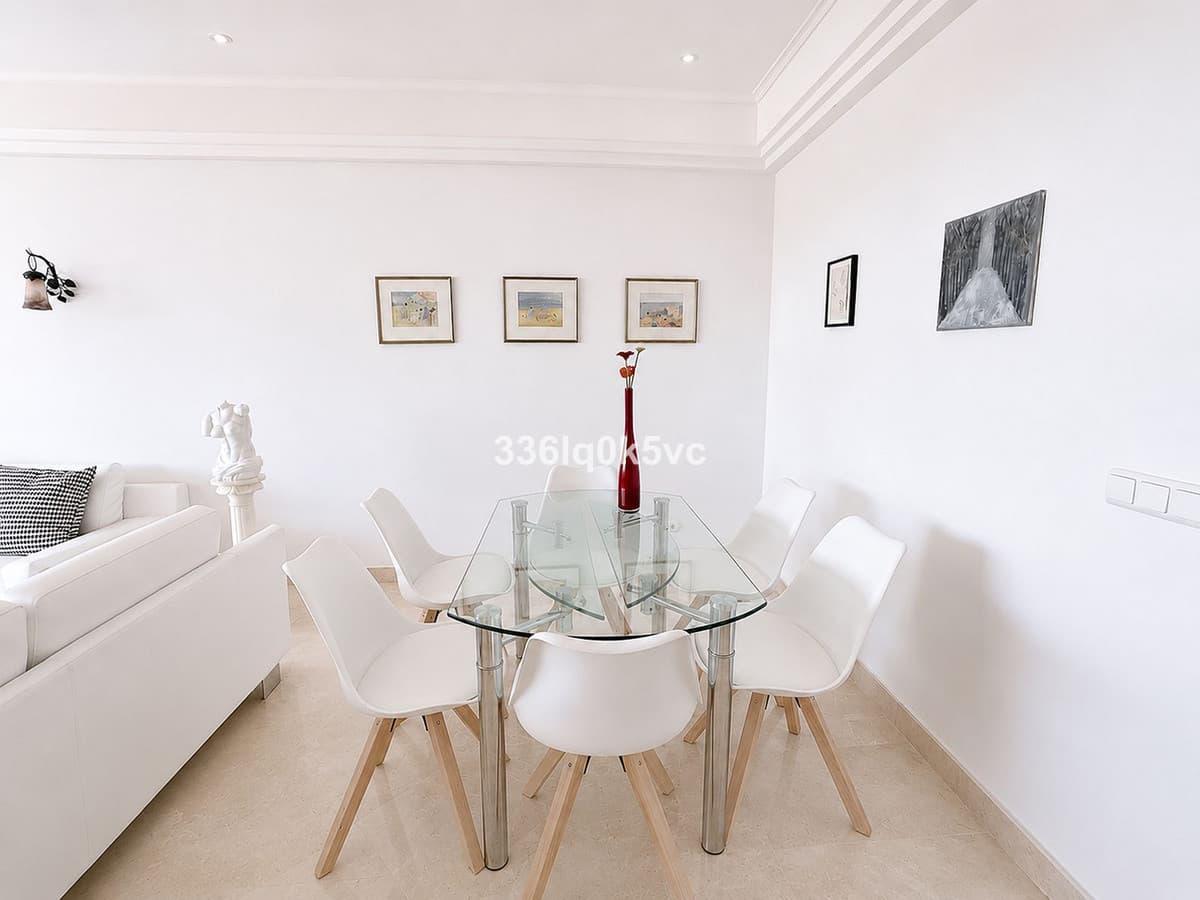 Middle Floor Apartment in Benahavís — photo 10 of 10