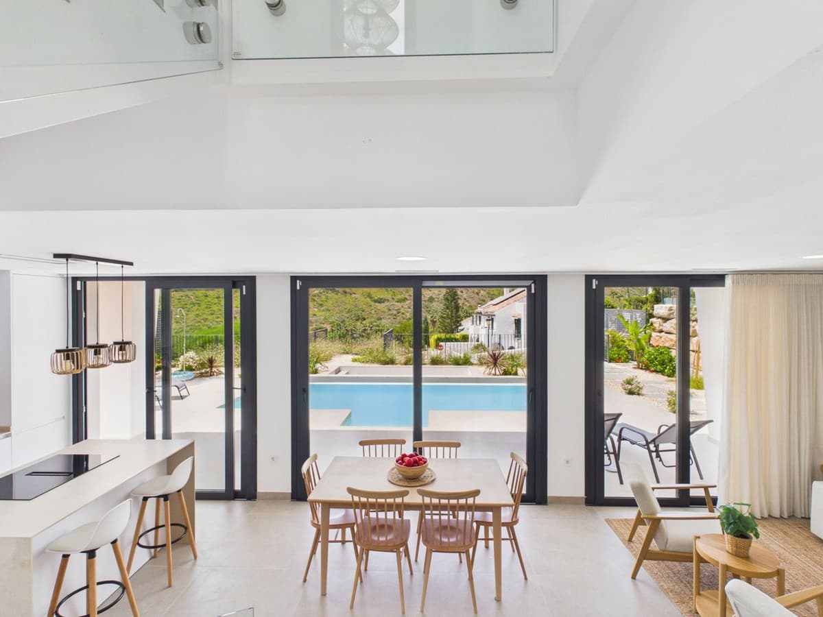 Detached Villa in La Duquesa — photo 3 of 10