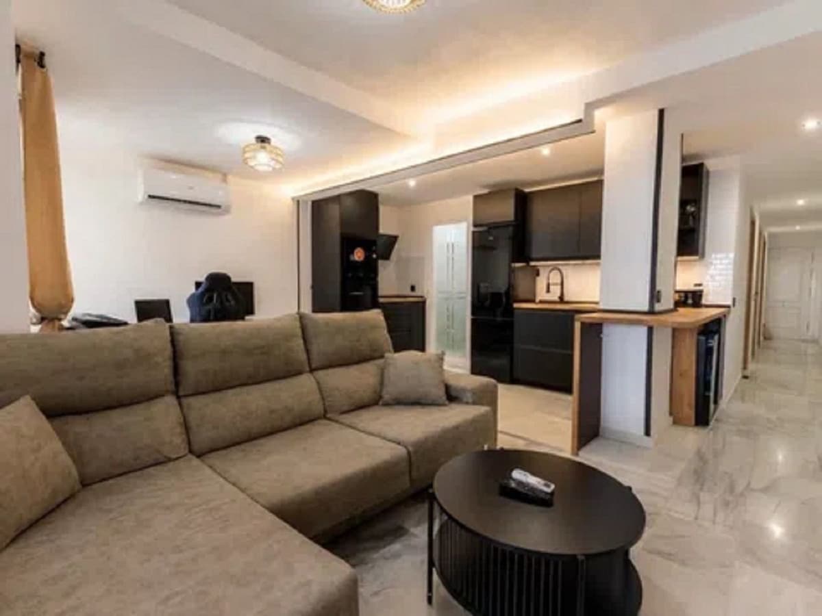 Middle Floor Apartment in Torreblanca — photo 2 of 8