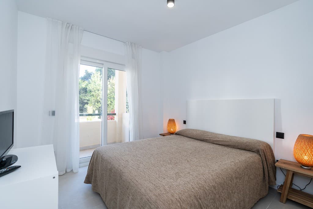 Middle Floor Apartment in Marbella — photo 5 of 10