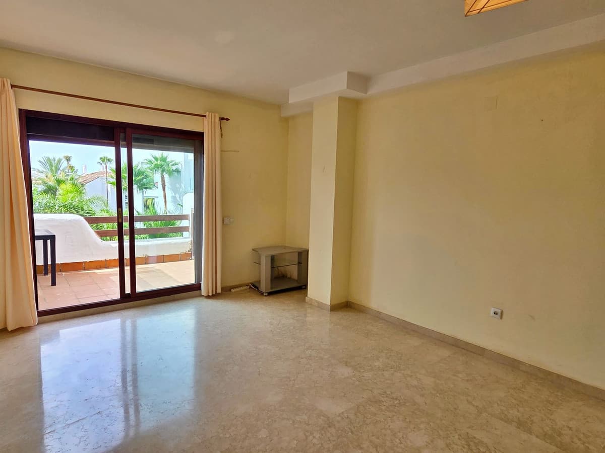Middle Floor Apartment in Costalita — photo 4 of 10
