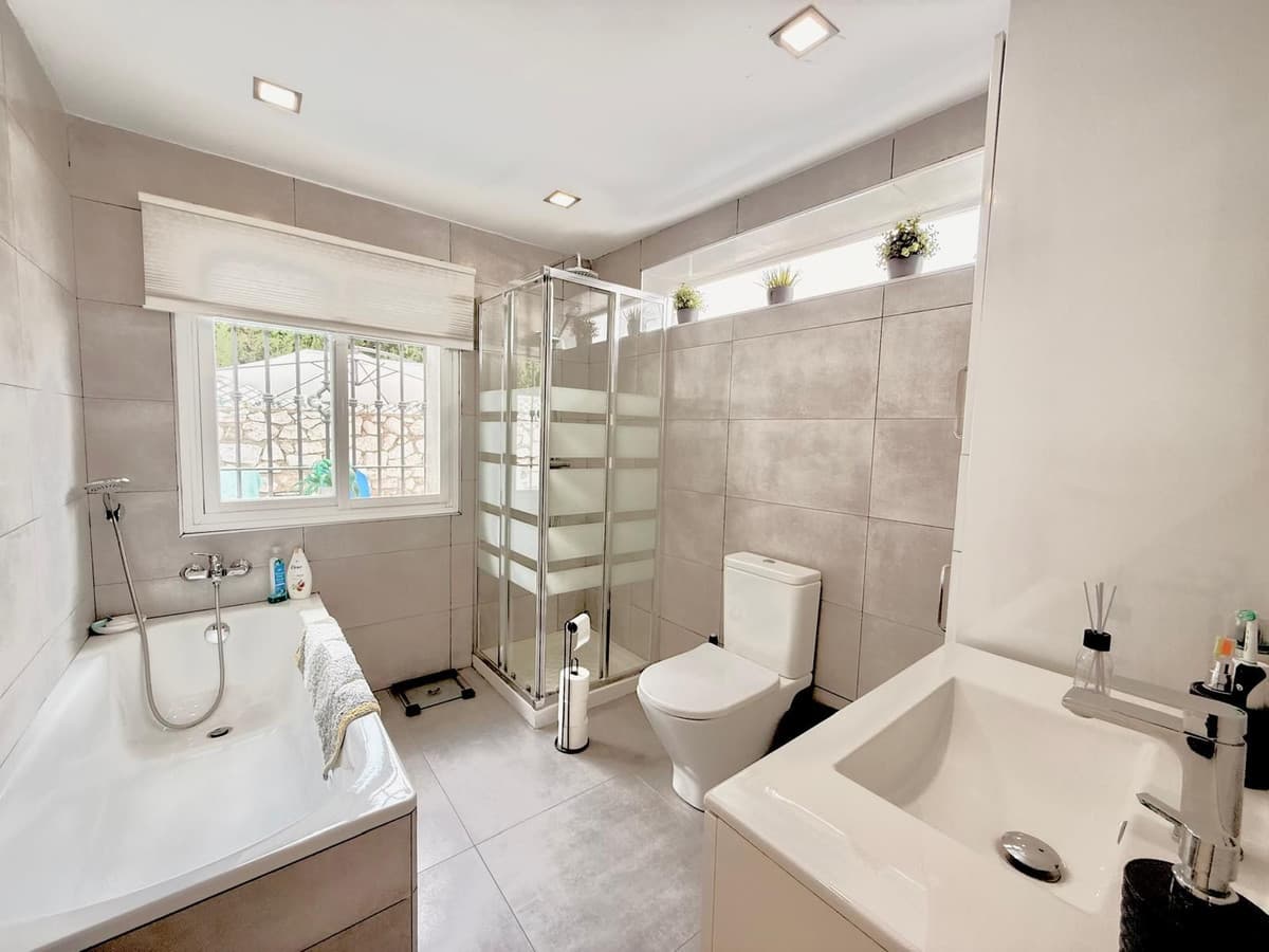 Detached Villa in Benalmadena — photo 5 of 10